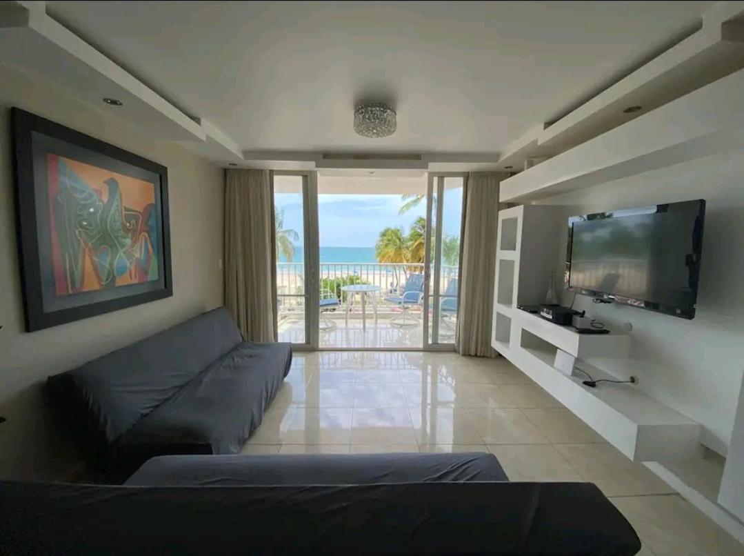 Beach Apartments At Marbella Del Caribe Сан-Хуан Екстер'єр фото