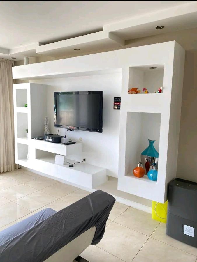 Beach Apartments At Marbella Del Caribe Сан-Хуан Екстер'єр фото